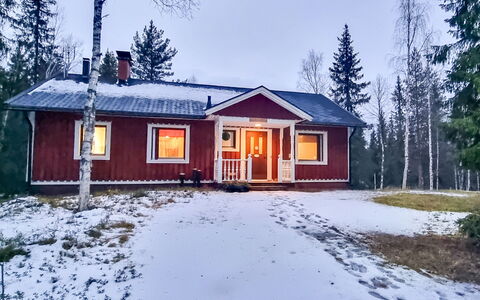 Kesänkilehto: Gebäude, Holz, Haus, Zuhause, Dach, Hütte, Winter, Wohngebiet, Schnee, Abstellgleis