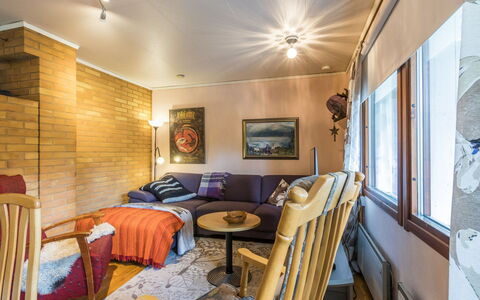 Kesänkilehto: Möbel, Interior Design, Flooring, Holz, Fussboden, Decke, Zimmer, Couch, Wohnzimmer, Beleuchtung