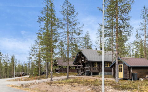 Riekonmarja: Hütte, Haus, Zuhause, Gartenbauten, Abstellgleis, Blockhaus, Bauernhaus, Estate, Schuppen, Garten