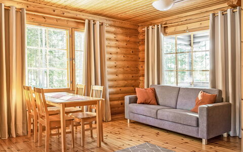 Marttalanmäki: Interior Design, Flooring, Holz, Möbel, Fussboden, Holzboden, Braun, Zimmer, Holzbeize, Hartholz