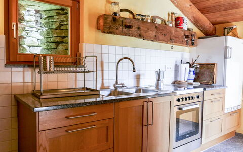Rustico Cà Dru Lurenz: Cabinetry, Spüle, Countertop, Eigentum, Sinken, Möbel, Zapfhahn, Armatur, Küche, Holz