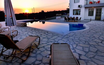 Oniros Deluxe Villa 1