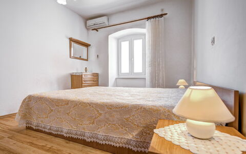 Branko: Möbel, Eigentum, Fenster, Komfort, Holz, Textil, Beleuchtung, Interior Design, Schatten