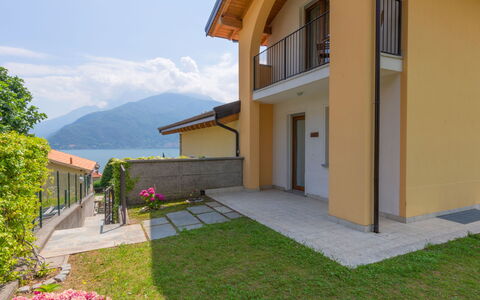 Risi: Pflanze, Himmel, Gebäude, Eigentum, Wolke, Blume, Fenster, Grundstueck, Gras, Haus