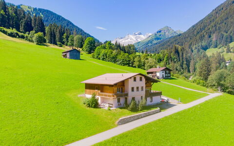 Tschagguns 210: Natürliche Landschaft, Bergforms, Grün, Natur, Berg, Gebirge, Bergdorf, Eigentum, Alpen, Zuhause