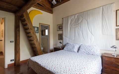 Rocca di Papa 102: Schlafzimmer, Bett, Möbel, Zimmer, Eigentum, Bettrahmen, Interior Design, Bettdecke, Decke, Gebäude