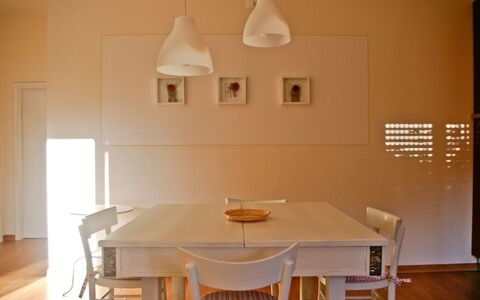 Gli Appartamenti Di Manuela: Zimmer, Eigentum, Möbel, Tabelle, Interior Design, Esszimmer, Haus, Fussboden, Wand, Decke