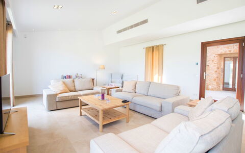 Can Toni: Eigentum, Zimmer, Möbel, Interior Design, Wohnzimmer, Gebäude, Haus, Grundeigentum, Tabelle, Fussboden