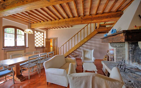Montegufoni: Zimmer, Eigentum, Gebäude, Haus, Strahl, Interior Design, Möbel, Grundeigentum, Wohnzimmer, Zuhause