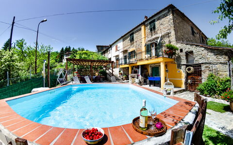 Casa Di Renzo: Schwimmbad, Eigentum, Gebäude, Grundeigentum, Haus, Resort, Freizeit, Urlaub, Wasser, Villa