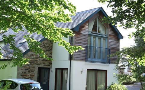 Villa Gallery: Pflanze, Gebäude, Fenster, Fahrzeug, Baum, Haus, Auto, Rad, Grundstueck