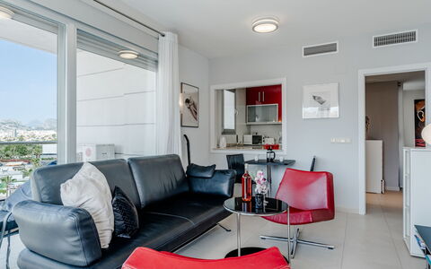 Entremares: Wohnung, Interior Design, Möbel, Decke, Zimmer, Wohnzimmer, Couch, Stuhl, Glas