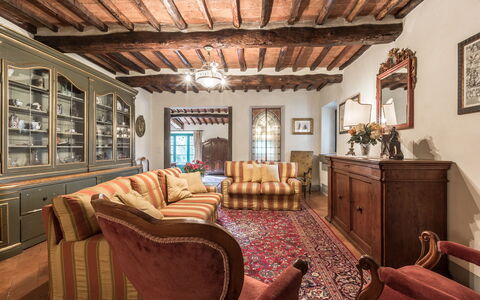 Villa Dell'angelo: Zimmer, Eigentum, Möbel, Gebäude, Interior Design, Decke, Haus, Wohnzimmer, Grundeigentum, Zuhause
