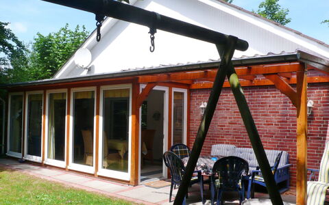 Achtern Diek: Dach, Terrasse, Strahl, Gebäude, Veranda, Haus, Pergola, Schatten, Abstellgleis, Outdoor Struktur