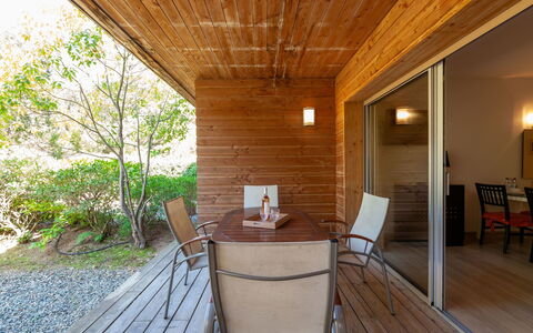 Porto Vecchio 150: Möbel, Eigentum, Pflanze, Stuhl, Tabelle, Holz, Baum, Gebäude, Beleuchtung, Interior Design