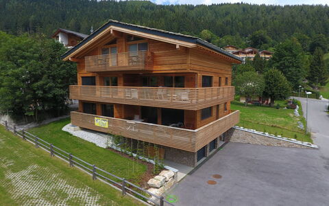 Jardins D'Helene: Eigentum, Haus, Blockhaus, Gebäude, Hütte, Grundeigentum, Die Architektur, Zuhause, Dach, Holz