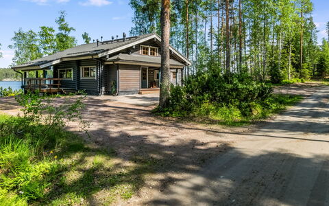 Villa Kotikoivu: Möbel, Stuhl, Gartenmöbel, Tabelle, Holz, Tisch Im Freien, Küche & Esszimmer Tisch, Schatten, Garten, Regenschirm