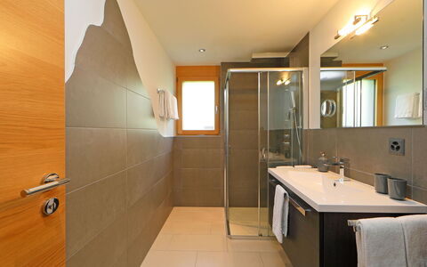 Haus Findelbach Apt. Happy Lily: Badezimmer, Zimmer, Eigentum, Sinken, Interior Design, Fussboden, Gebäude, Decke, Die Architektur, Wand