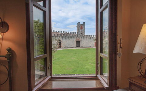 Di Magnano: Eigentum, Fenster, Zimmer, Haus, Interior Design, Zuhause, Gebäude, Grundeigentum, Die Architektur, Tür