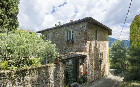 Casaccia: Eigentum, Haus, Hütte, Gebäude, Dorf, Ländliches Gebiet, Die Architektur, Baum, Landschaft, Dach