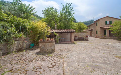 Le Pergole: Eigentum, Haus, Grundeigentum, Gebäude, Grundstueck, Wand, Hütte, Steinwand, Estate, Himmel