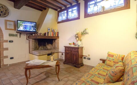 Castellina in Chianti 865: Zimmer, Eigentum, Gebäude, Haus, Möbel, Interior Design, Decke, Grundeigentum, Fussboden, Wohnzimmer