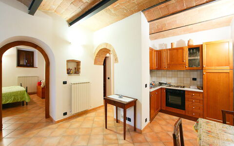 Castellina in Chianti 890: Eigentum, Gebäude, Zimmer, Decke, Möbel, Interior Design, Haus, Fussboden, Grundeigentum, Die Architektur
