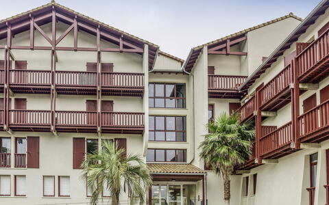 Hossegor 320: Gebäude, Fenster, Himmel, Haus, Auto, Eigentumswohnung, Urban Design, Pflanze, Nachbarschaft