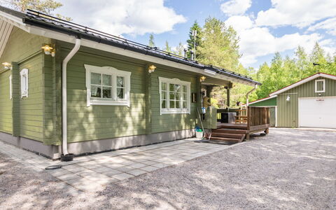 Isoniemi: Holz, Hütte, Blockhaus, Wald, Schuppen, Gartenbauten, Lärche, Wald, Holzbeize