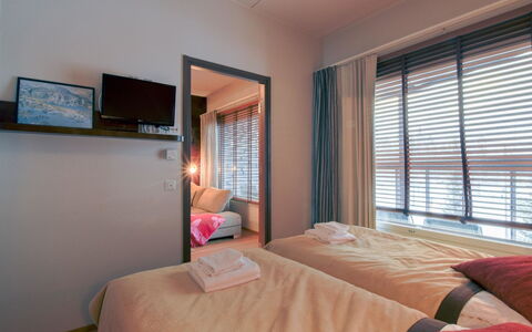 Tahko Spa Junior Suite Orange B6: Wohnung, Eigentumswohnung, Schwimmbad, Dock, Yachthafen, Resort, Hotel, Ferienort, Walkway