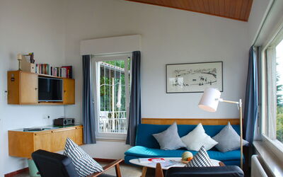 Nido di Rondine 525.2: Zimmer, Möbel, Wohnzimmer, Eigentum, Interior Design, Gebäude, Blau, Türkis, Haus, Tabelle