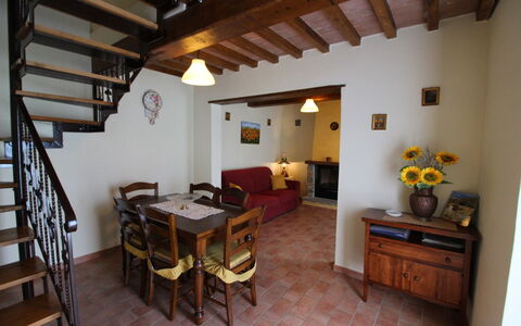 Poggio del Fabbro: Zimmer, Eigentum, Gebäude, Haus, Möbel, Interior Design, Grundeigentum, Fussboden, Decke, Tabelle