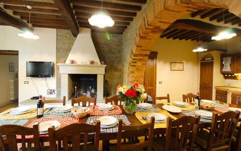 Borgo di Usciano: Restaurant, Gebäude, Zimmer, Eigentum, Esszimmer, Interior Design, Tabelle, Grundeigentum, Möbel