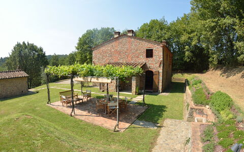 L'incanto: Eigentum, Haus, Gebäude, Hütte, Grundstueck, Grundeigentum, Ländliches Gebiet, Gras, Garten, Zuhause