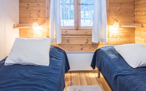 Purnukylä 4: Holz, Interior Design, Fussboden, Flooring, Decke, Schlafzimmer, Bett, Zuhause, Holzboden, Zimmer