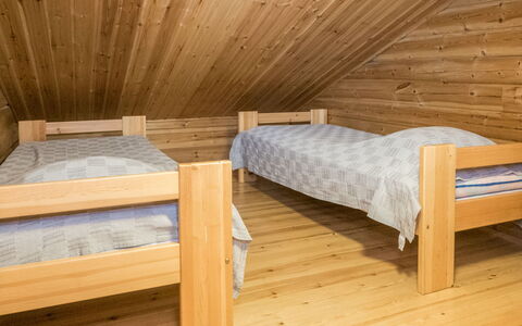 Purnukylä 4: Flooring, Fussboden, Holz, Holzboden, Decke, Schlafzimmer, Interior Design, Bett, Hartholz, Möbel