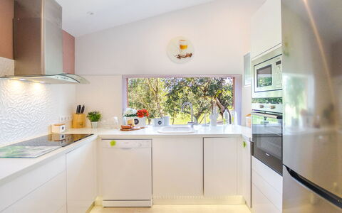 Can Marc: Eigentum, Zimmer, Countertop, Küche, Interior Design, Cabinetry, Möbel, Gelb, Grundeigentum, Fussboden