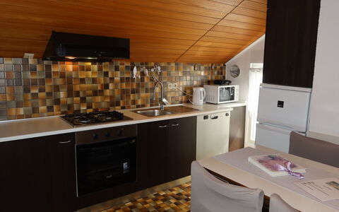 Vir 119: Cabinetry, Countertop, Eigentum, Möbel, Küche, Herd, Küchengerät, Holz, Schublade, Die Architektur