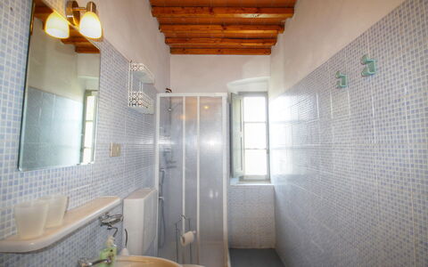 Radda in Chianti 850: Eigentum, Zimmer, Badezimmer, Fliese, Interior Design, Gebäude, Die Architektur, Decke, Haus, Wand