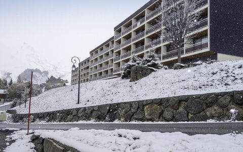 Champ Bozon: Schnee, Geologisches Phänomen, Winter, Wand, Die Architektur, Wohngebiet, Gebäude, Einfrieren, Nachbarschaft, Baum
