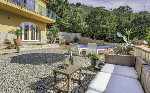 La Teulada: Resort, Schwimmbad, Gartenmöbel, Stuhl, Blumentopf, Eco Hotel, Estate, Zimmerpflanze, Flagstone, Terrasse