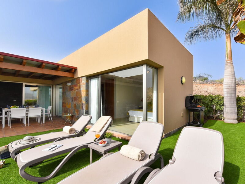 Par 4 Villa 9 With Pool Salobre