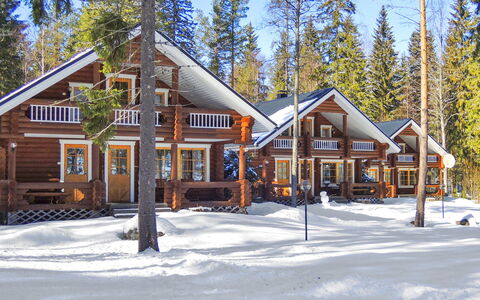 Purnuranta B: Holz, Hütte, Blockhaus, Wald, Schuppen, Gartenbauten, Lärche, Wald, Holzbeize