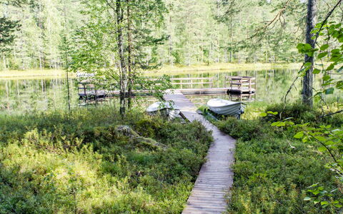 Otsopirtti, Otso: Holz, Hütte, Blockhaus, Wald, Schuppen, Gartenbauten, Lärche, Wald, Holzbeize