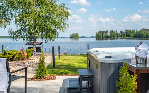 Villa Kaivopuisto: Gartenmöbel, Möbel, Resort, Stuhl, Schwimmbad, Schatten, Freizeit, Terrasse, Deck, Eco Hotel