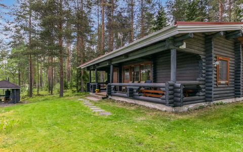 Lohi, Cjoe237 a: Baum, Bank, Haus, Hütte, See, Teich, Wald, Blockhaus