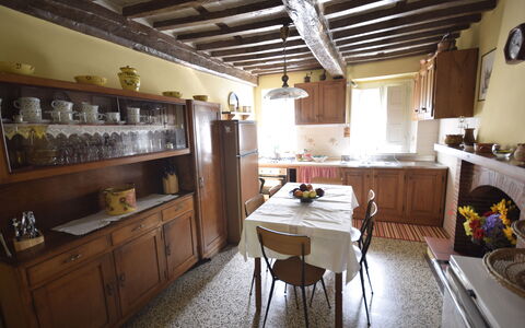 Casa Irene: Eigentum, Zimmer, Gebäude, Interior Design, Möbel, Küche, Haus, Decke, Grundeigentum, Fussboden