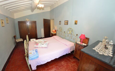 Casa Irene: Schlafzimmer, Zimmer, Bett, Möbel, Eigentum, Bettdecke, Bedding, Decke, Interior Design, Bettrahmen