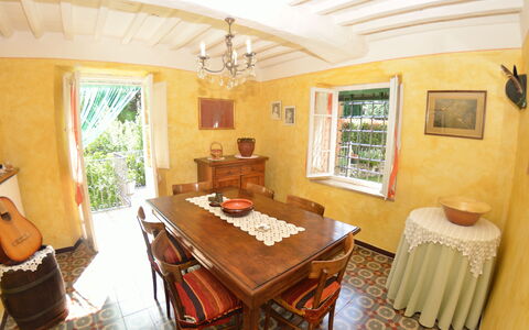 Casa Irene: Zimmer, Eigentum, Möbel, Decke, Interior Design, Esszimmer, Gebäude, Haus, Tabelle, Fussboden