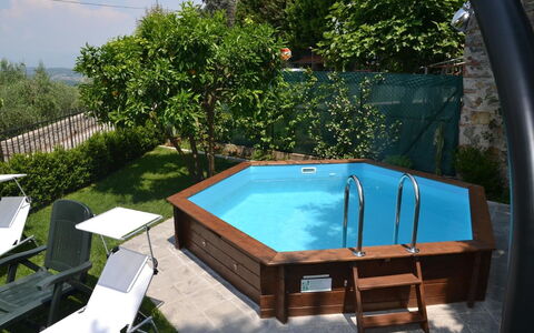 Casa Max: Schwimmbad, Eigentum, Jacuzzi, Freizeit, Haus, Hinterhof, Grundeigentum, Gras, Baum, Zimmer